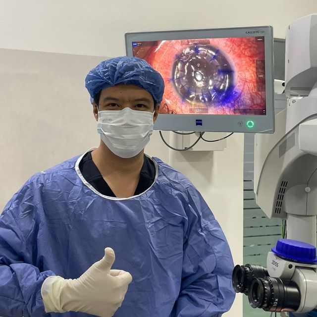 Erick Eduardo Mena Linares, Oftalmólogo Tuxtla Gutierrez