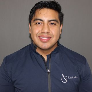 Juan Arturo Medina Hernández, Dentista - Odontólogo Juriquilla