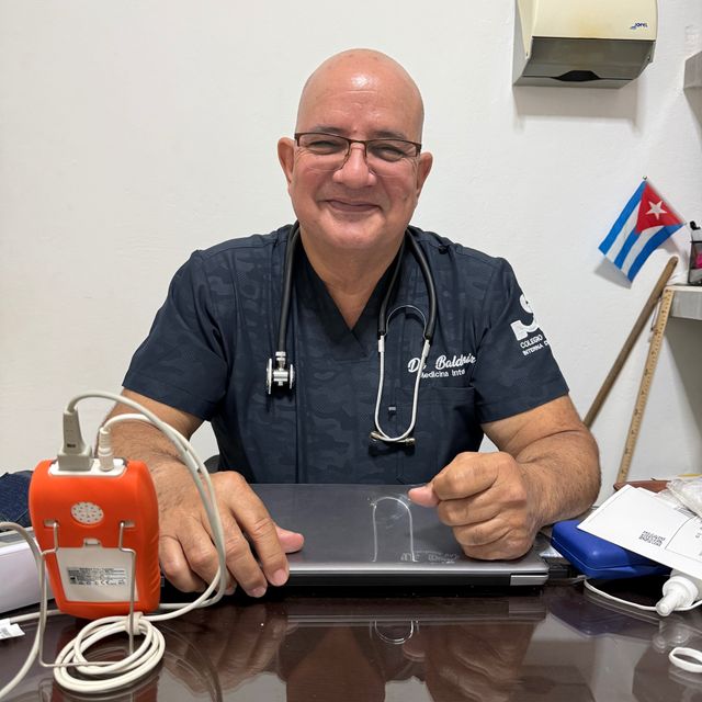 Rolando Baldomir Gómez, Médico general Ayutla de los Libres