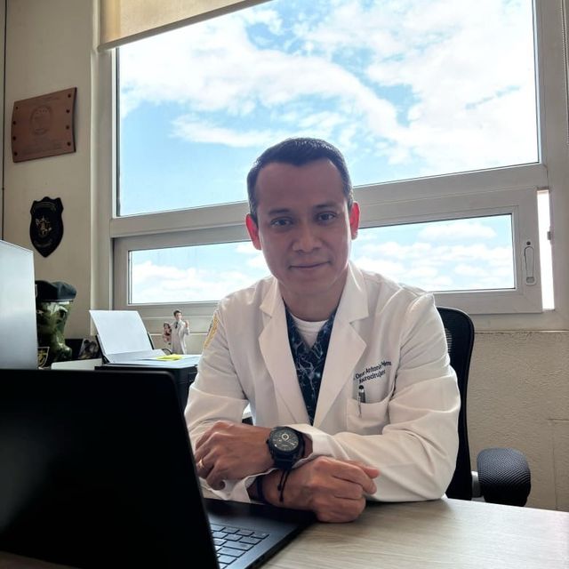 Omar Antonio Pérez Morales, Neurocirujano Naucalpan de Juárez