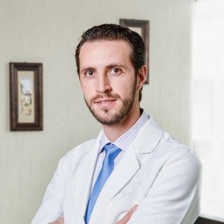 Ampliar imagen: Enrique Pliego Esquivel, Cirujano general Toluca