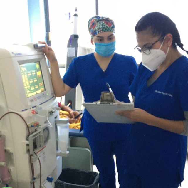 Adriana Vergara Espinosa, Nefrólogo Cuautitlán