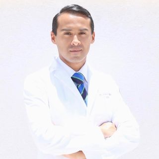 Ampliar imagen: Jared Hernández Reséndiz, Urólogo Playa del Carmen