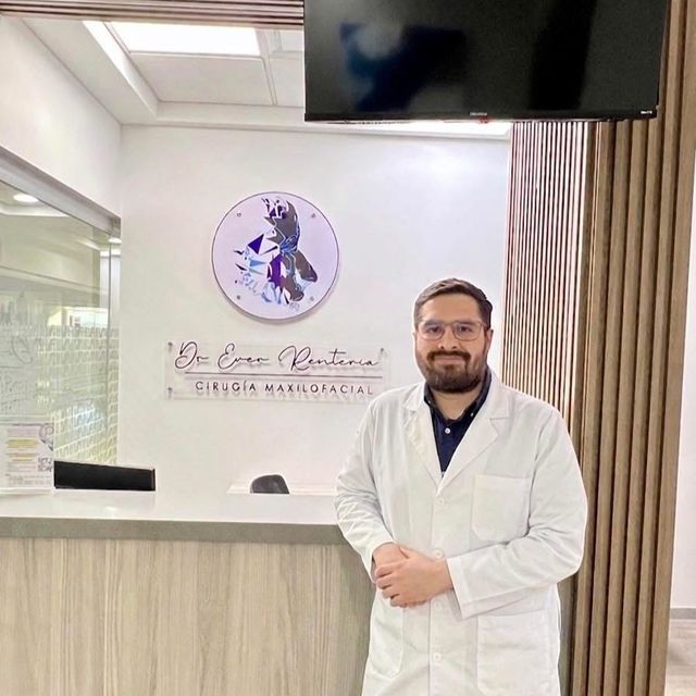 Ever Renteria Sepulveda, Cirujano maxilofacial Ciudad Juarez