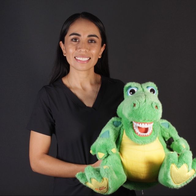 Mari  Lozoya , Odontólogo pediatra Dolores Hgo. Cuna de la Indep. Nal.