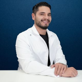 Ampliar imagen: Omar Loza  Escutia, Dermatólogo Cuauhtémoc