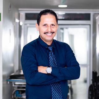 Ampliar imagen: Alberto Guardado Escobar, Médico general Tijuana