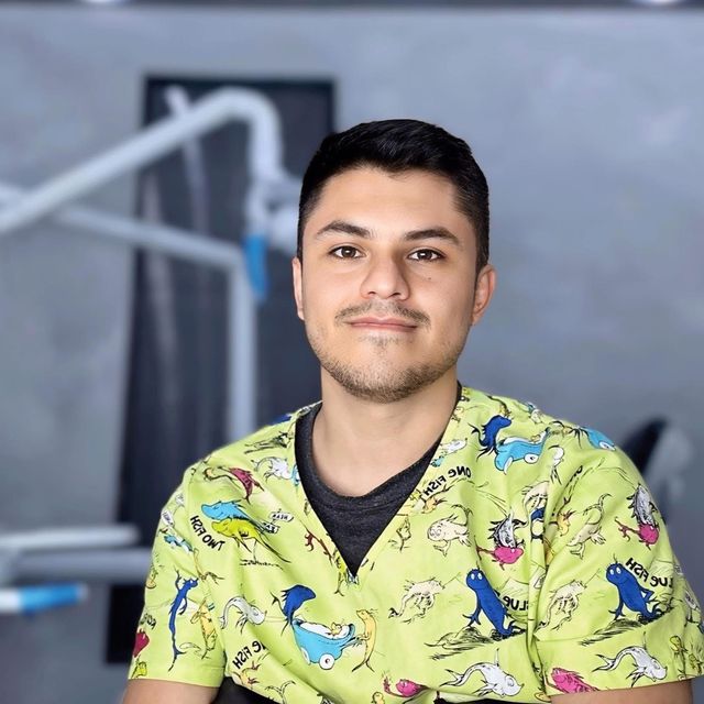 Jonathan Lopez Martinez, Dentista - Odontólogo Toluca