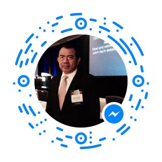 Ampliar imagen: Román Alonso Fuentes Baas, Oncólogo médico Mérida