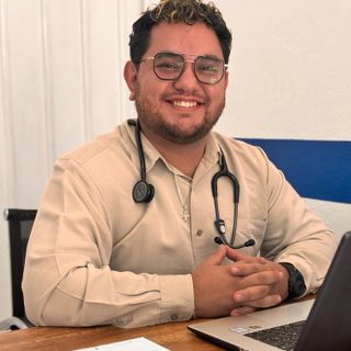 Ampliar imagen: Sergio Angel Conde Elias, Médico general Tepoztlan