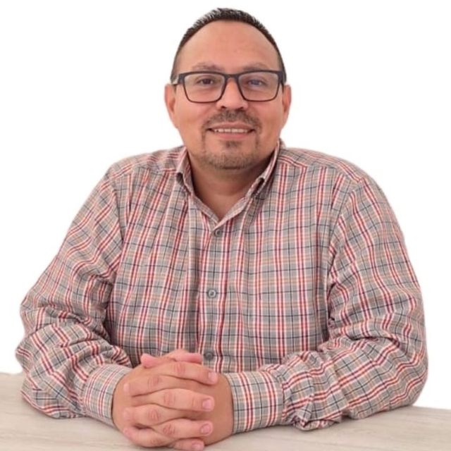Antonio Salvador Flores Flores, Psicólogo Puebla