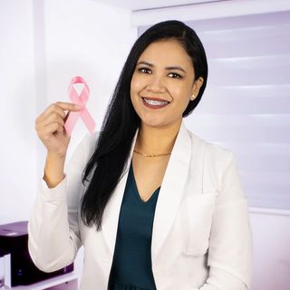 Ampliar imagen: Jessica Guzmán, Ginecólogo Colima