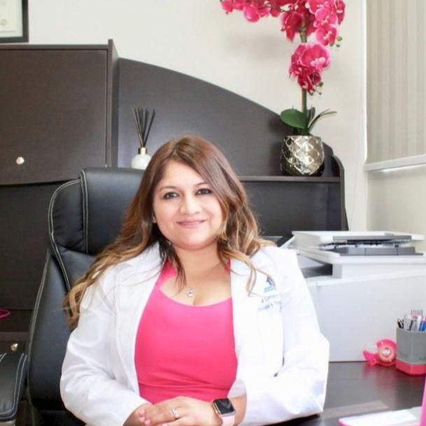 Martha Cervantes Flores, Ginecólogo Monterrey