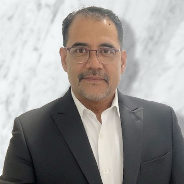 Juan Manuel Tarelo Saucedo, Cirujano cardiovascular y torácico Tlalpan