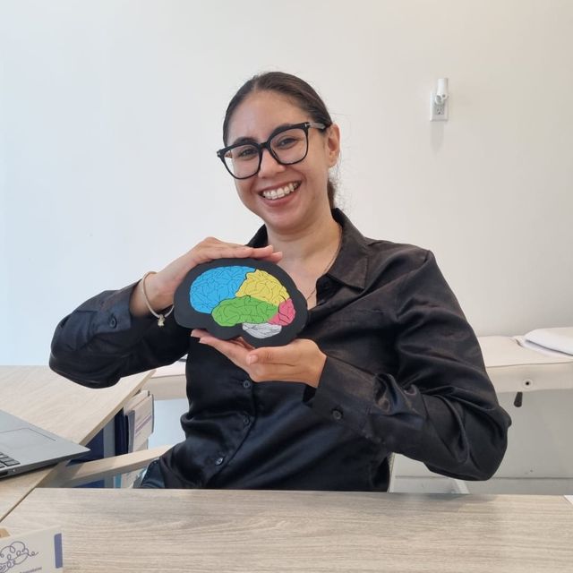 Andrea Cruz, Psicólogo Tijuana