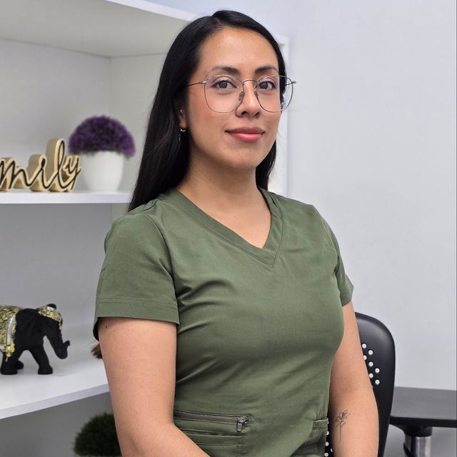 Mitzi Montserrat Pérez Monterola, Reumatólogo Ciudad de México