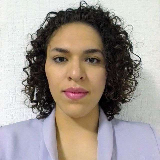 Erika Aguilar, Dentista - Odontólogo Querétaro