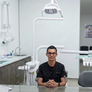 Dr. Victor Ortiz
