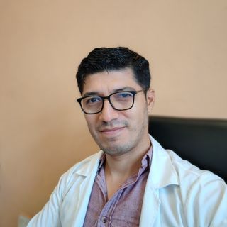 Ampliar imagen: Omar Francisco Catana Gallegos, Neurólogo Ciudad de México