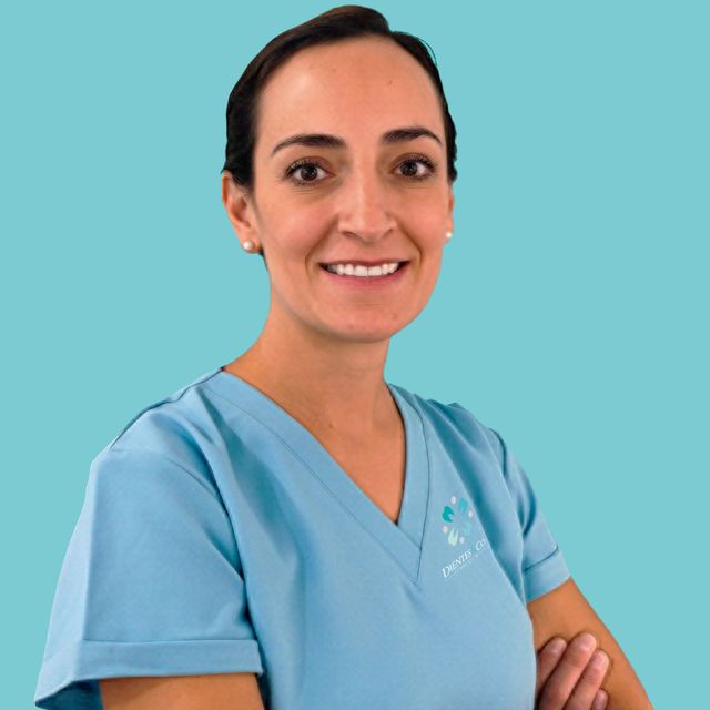 Magdalena Martínez Loyola, Dentista - Odontólogo Santiago de Querétaro
