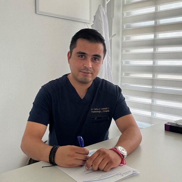 Carlos Enrique Grimaldi Valencia, Ortopedista León