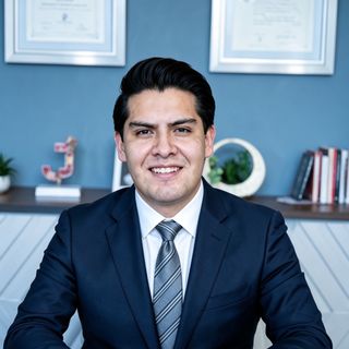 Dr. Roberto Ángel Núñez González