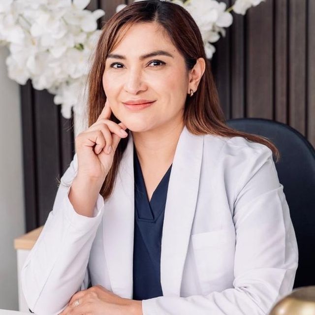 Mariana Hernández Manzano, Ginecólogo León