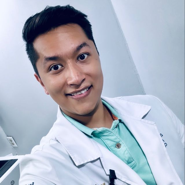 Alberto Michelle Navarrete Silva, Cirujano oncólogo Ciudad de México