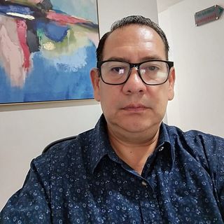 Dr. Enrique Urcid Flores