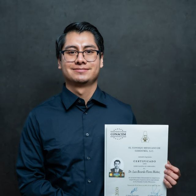 Luis Ricardo Flores Muñoz, Geriatra Puebla