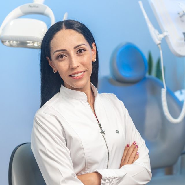 Cintly Paulina García López, Dentista - Odontólogo Guadalajara