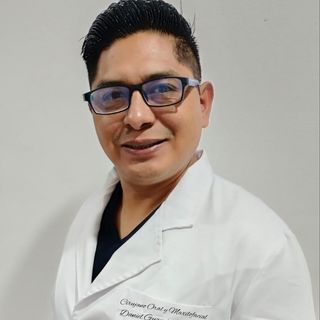Ampliar imagen: Daniel Guzmán Sánchez, Cirujano maxilofacial Ensenada