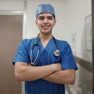 Ampliar imagen: Marcos Páramo Pérez, Neumólogo Querétaro