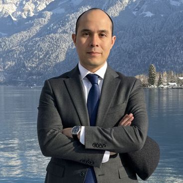 Gilberto Espinoza Tecalco, Médico general Monterrey