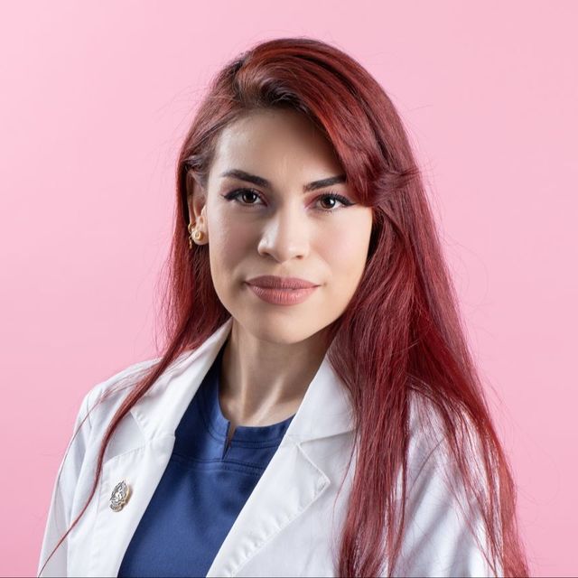 Dra. Nadia Yadira Rabelo Esquivel, Dentista - Odontólogo Chihuahua