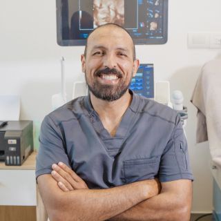 Ampliar imagen: Ernesto Cabañas Toral, Ginecólogo Veracruz