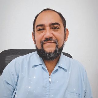 Ampliar imagen: Roberto Lope Gomez, Cirujano general Tizimin