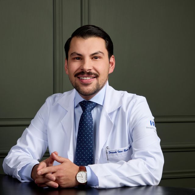 Fernando Isaac Recio España, Cirujano plástico Ciudad de México