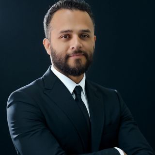 Ampliar imagen: Erzo Andrés Jáuregui Rosas, Médico general Santiago de Querétaro