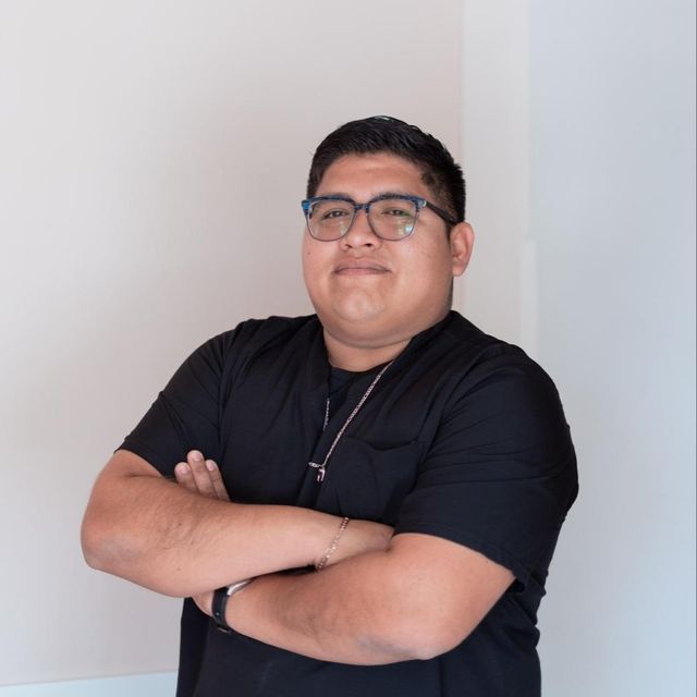 Carlos Josue  Cauich Morales, Dentista - Odontólogo Mérida