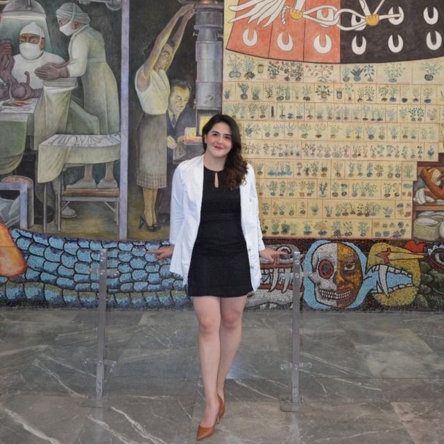 Andrea Amezcua Aviles, Neumólogo Santiago de Querétaro