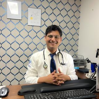 Ampliar imagen: Alfredo Martínez Alvarado, Médico general Tijuana