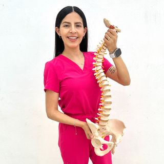 Ampliar imagen: Regina Josselin Solano Hernández, Quiropráctico Cancun