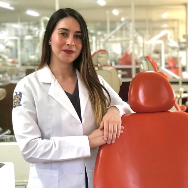 Yareli Marquez Galindo, Dentista - Odontólogo Guadalupe