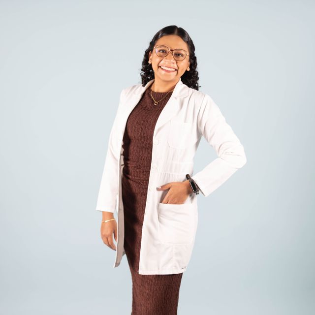 Karina Ivette Llovera Mosqueda, Geriatra Mérida