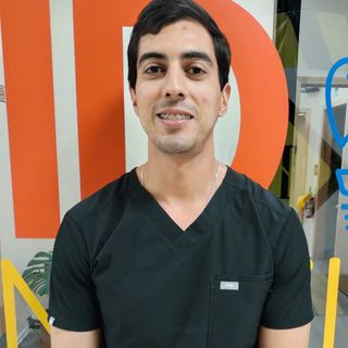 Ampliar imagen: Giovanni Campos Velazquez, Dentista - Odontólogo Ensenada