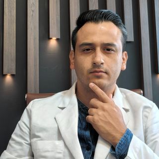 Ampliar imagen: Cristian Ivan Pelayo Avendaño, Médico general Morelia