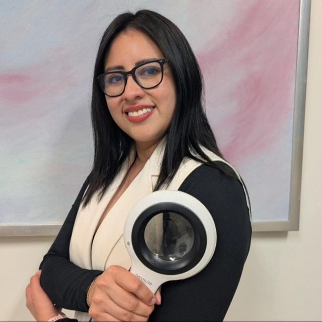 Judith Monserrat Corona Herrera, Dermatólogo Ciudad de México