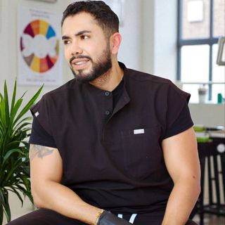 Ampliar imagen: Uriel Roldán Román, Dentista - Odontólogo Cuernavaca