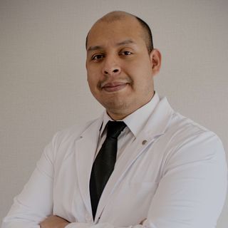 Dr. Carlos Calderon